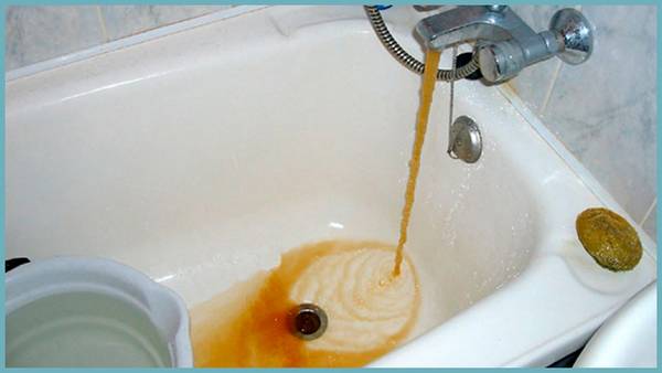 Как очистить от желтого налета ванную - фото