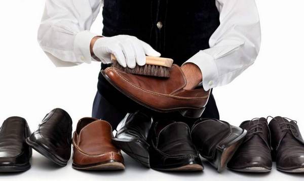 Как правильно ухаживать за лаковой обувью - фото