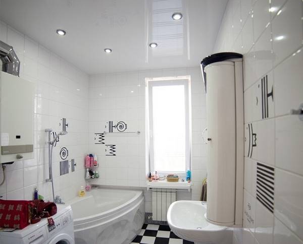 Варианты отделки потолка в ванной, какой лучше - фото