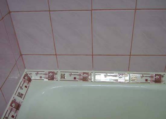 Плинтуса в ванную, рекомендации по подбору - фото