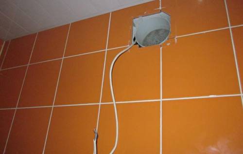 Вентиляция в ванной комнате и туалете принудительного типа - фото