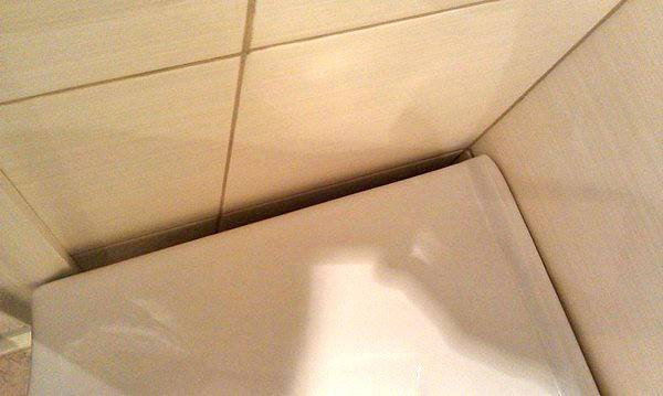 Как и чем заделать швы между плиткой в ванной - фото